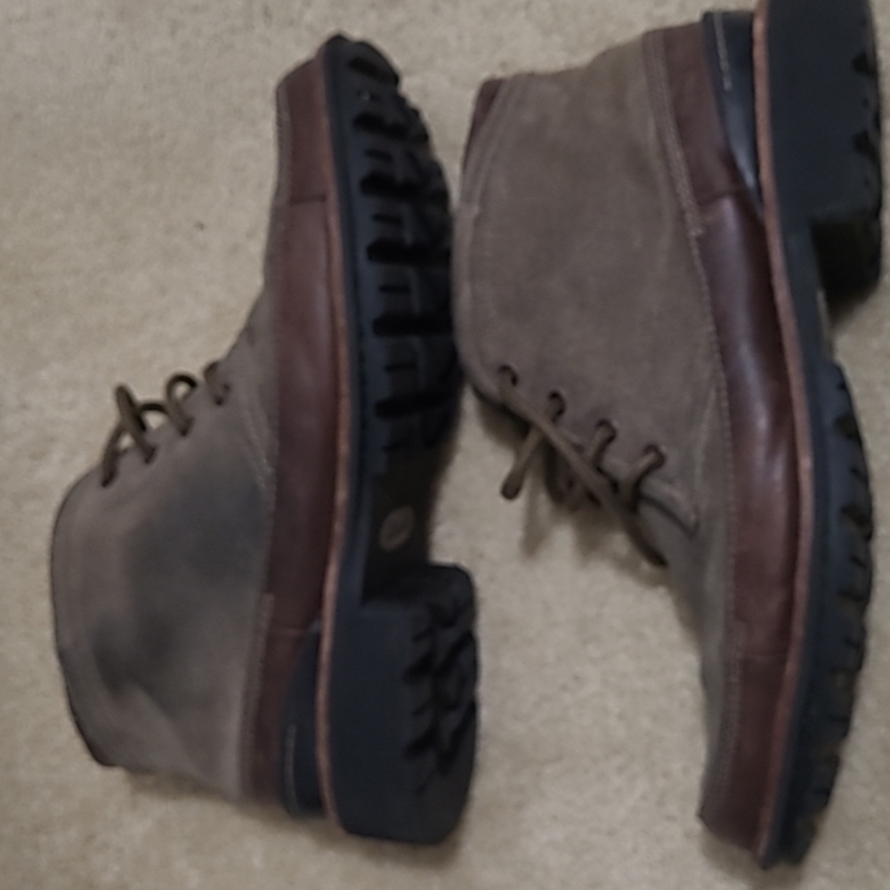 Clark suede mid boot - Picture 2 of 5